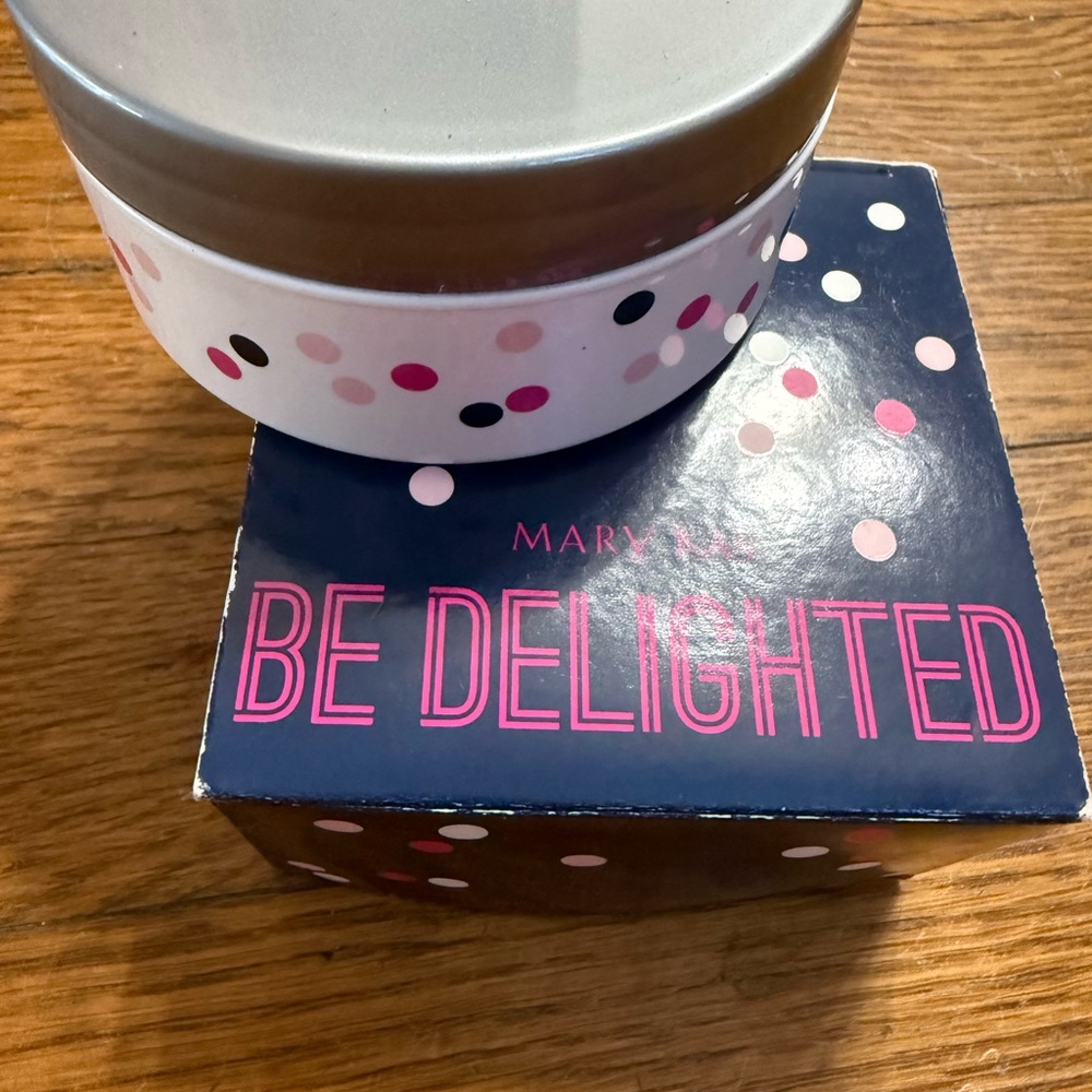 Mary Kay Be Delighted Body Mousse